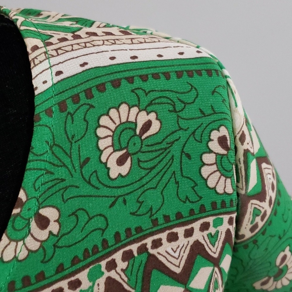 Charming Charlie Womens Green Tribal Geometric Scoop Neck Blouse TA6302 Medium - Picture 8 of 10